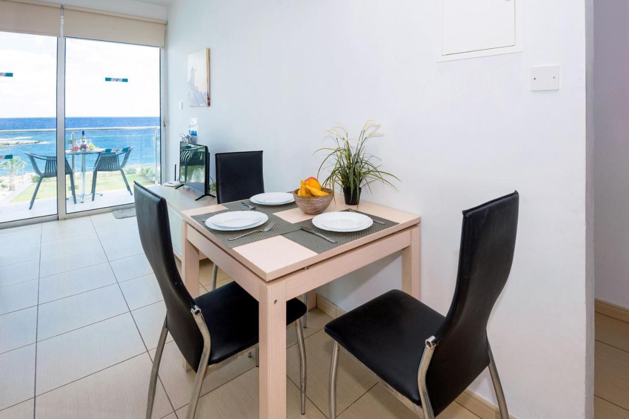 Gabriela - Coralli Beachfront Apartment Protaras Exterior foto